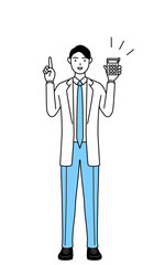 電卓を持って指さす白衣を着た男性医師