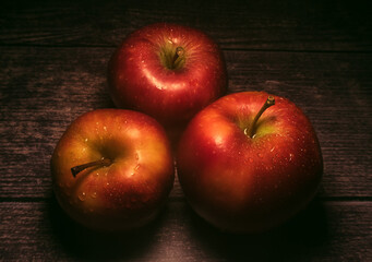 Apples 