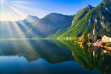 世界遺産の美しい湖・ハルシュタット湖の朝