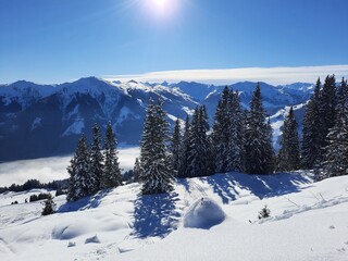 Fototapeta na wymiar Skifahren in Saalbach Hinterglemm