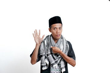 Religious muslim asian man wearing turban, muslim dress and cap. Cue number five. isolated on white background.