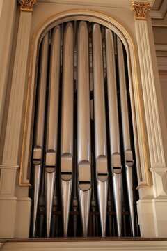 Blick auf die Orgel der Wallfahrtskirche auf dem Dreifaltigkeitsberg bei Spaichingen auf der Schw&auml;bischen Alb