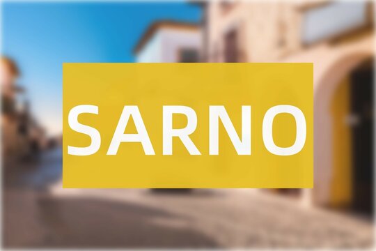 Sarno: Der Name der italienischen Stadt Sarno in der Region Campania vor einem Hintergrundbild
