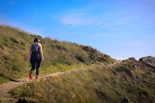 Hicking at Pointe du Meinga