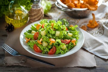 Vegetable salad with tomato and cheese