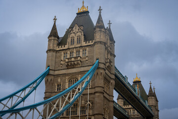 Tower Bridge is a bascule and suspension bridge in London, built between 1886 and 1894, which crosses the River Thames.