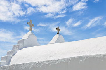 Myconos, views of the white houses with their cobbled streets. Village bathed by the South Aegean Sea, in the Cyclades, Greece