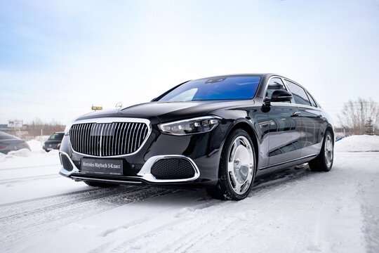 Black Mercedes-benz maybach w223 