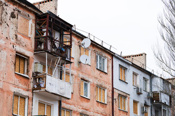 Anti-aircraft installation by Russia of an apartment building of civilian infrastructure in...