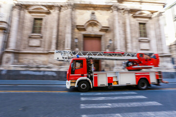  Fire truck "flies" to the fire in Italy````