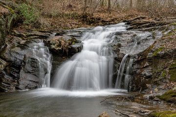 Obraz premium waterfall, water, nature, cascade, falls, river, stream, landscape, rock, forest, fall, rocks, beautiful, stone, green, waterfalls, park, outdoor, natural, scenic, flow, beauty, white, spring, creek