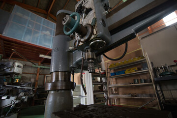 Machining with a radial drilling machine
