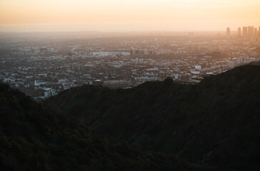 Fototapeta premium Beautiful twilight background after the sun had set in Los Angeles, California. Taken in Runyon Canyon Park.