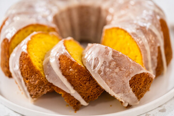 Simple vanilla bundt cake from box cake