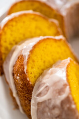 Simple vanilla bundt cake from box cake