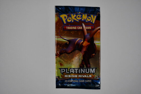 Pack of Pokemon trading cards, Platinum Rising Rivals.