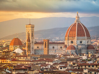 Fototapeta na wymiar Duomo catedral de la Ciudad de Florencia en Italia 