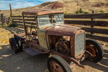 sheep, cattle, ranch, John Day Fossil Beds National Monument, Wheeler County, Oregon, truck, abandoned, vintage, Old, rusty, 