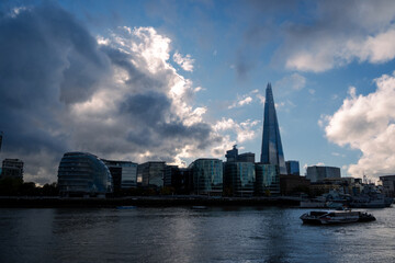 Fototapeta premium Panoramic view of London's buildings from the River Thames. United Kingdom.