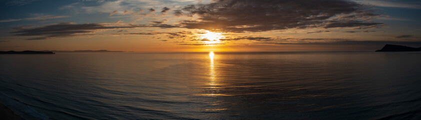 Obraz premium sunrise over the sea