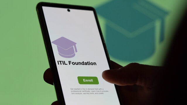 ITIL Foundation program. A student enrolls in courses to study, to learn a new skill and pass certification. Text in French