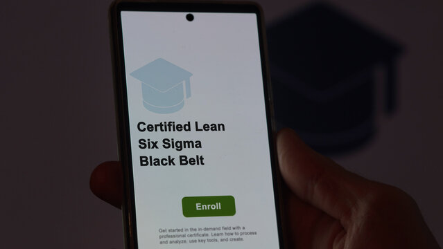 Certified Lean Six Sigma Black Belt program. A student enrolls in courses to study, to learn a new skill and pass certification. Text in French