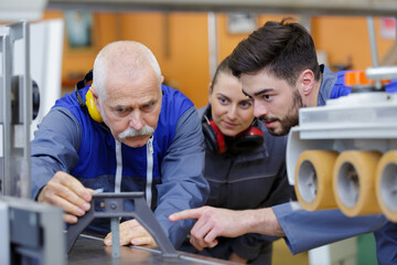 they are learning about luthiers work