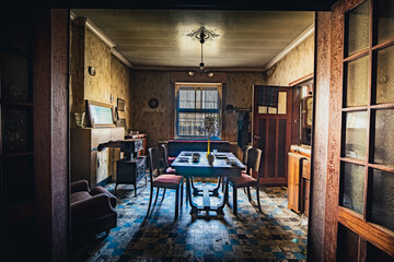 Maison Wasch and Dass. Clear nicer house