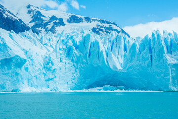 Fototapeta na wymiar View of the beautiful Perito Moreno Glacier - El Calafate, Argentina