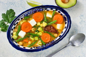 メキシコ料理のカルド・トラルペーニョ　
Caldo Tlalpeño
