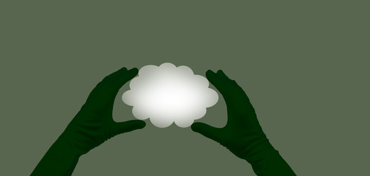Zwei H&auml;nde halten eine Weisse Wolke und weisse Wolken im Hintergrund