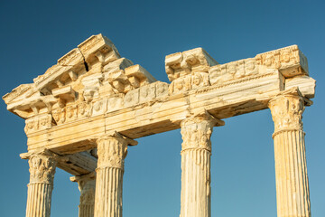 Obraz premium Temple of Apollo ancient ruins in city Side, Turkey. history travel.