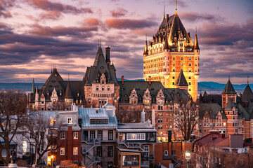 Naklejka premium Quebec City Canada sunset view with historic Château Frontenac and old architecture in view