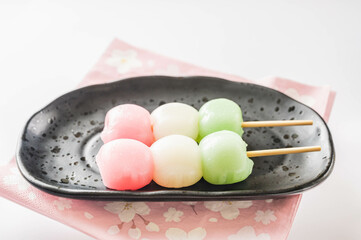 三色の花見だんご