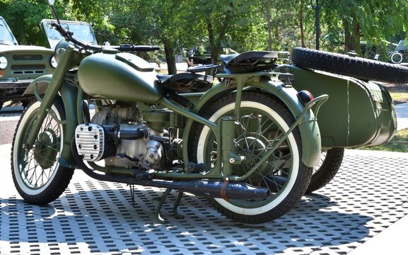 Zweiundsiebzig Bilder Durchsuchen 8,653 Archivfotos,