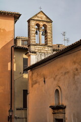todi, italien - kleine kirche in der altstadt