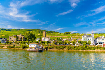 Broemserburg and Chateau de Boosenburg Oberburg castle in Ruedesheim am Rhein Rhine, Rudesheim, Rheingau-Taunus-Kreis, Darmstadt, Hessen, Germany