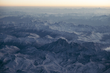 Fototapeta na wymiar Landschaft aus dem Cockpit aufgenommen. 