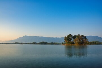 Nam Ngum Reservoir, Tha Heua, Laos, Asien. Beautiful nature at Lake close to Vientiane. High quality photo