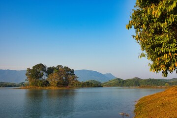 Nam Ngum Reservoir, Tha Heua, Laos, Asien. Beautiful nature at Lake close to Vientiane. High...