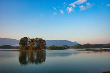 Nam Ngum Reservoir, Tha Heua, Laos, Asien. Beautiful nature at Lake close to Vientiane. High...