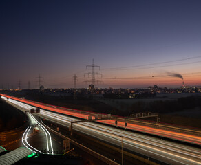 Autobahn im Sonnenaufgang