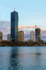 Hochhäuser an der neuen Donau in Wien