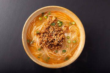 坦々春雨スープ