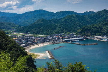 Fototapeta na wymiar 兵庫県 新温泉町の城山園地から眺める日本海と夏景色
