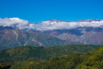 長野県 白沢洞門から眺める北アルプスと秋景色