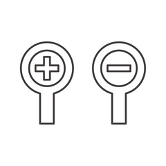 シンプルなルーペアイコンのセット 拡大 縮小 輪郭