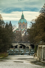Sankt Lukas an der Münchener Isar