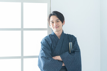 和装をした日本人男性