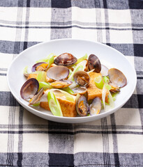 アサリと厚揚げの炒め物